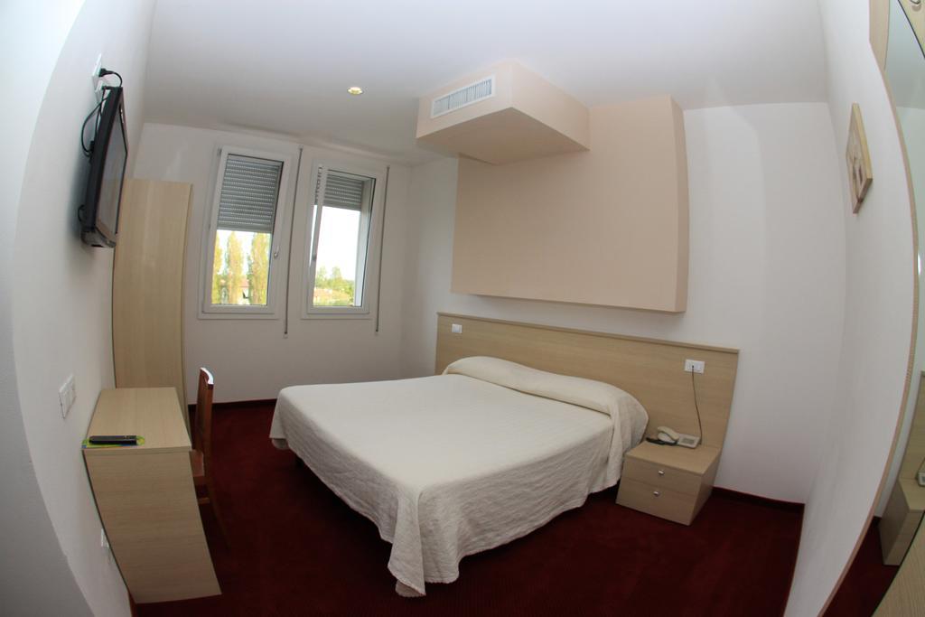 Park Hotel Italia Tezze sul Brenta Pokoj fotografie