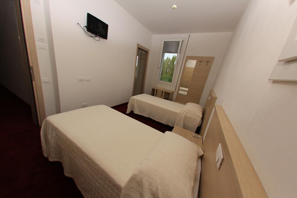 Park Hotel Italia Tezze sul Brenta Pokoj fotografie